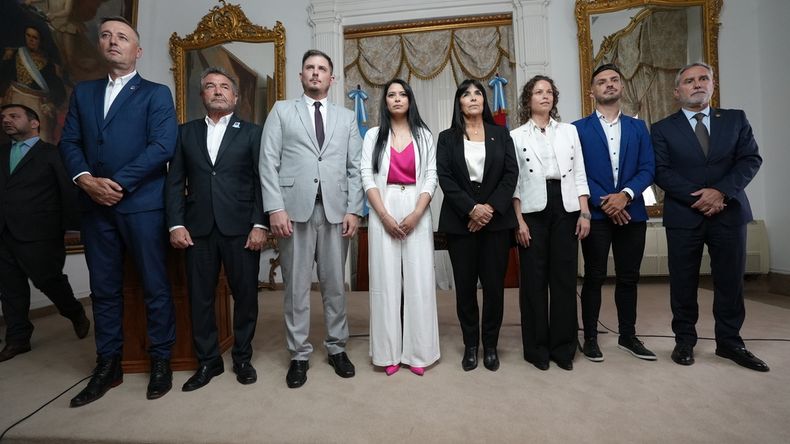 Armándola fue elegida miembro del Consejo de la Magistratura. En la foto junto a la vicegobernadora y autoridades provinciales.