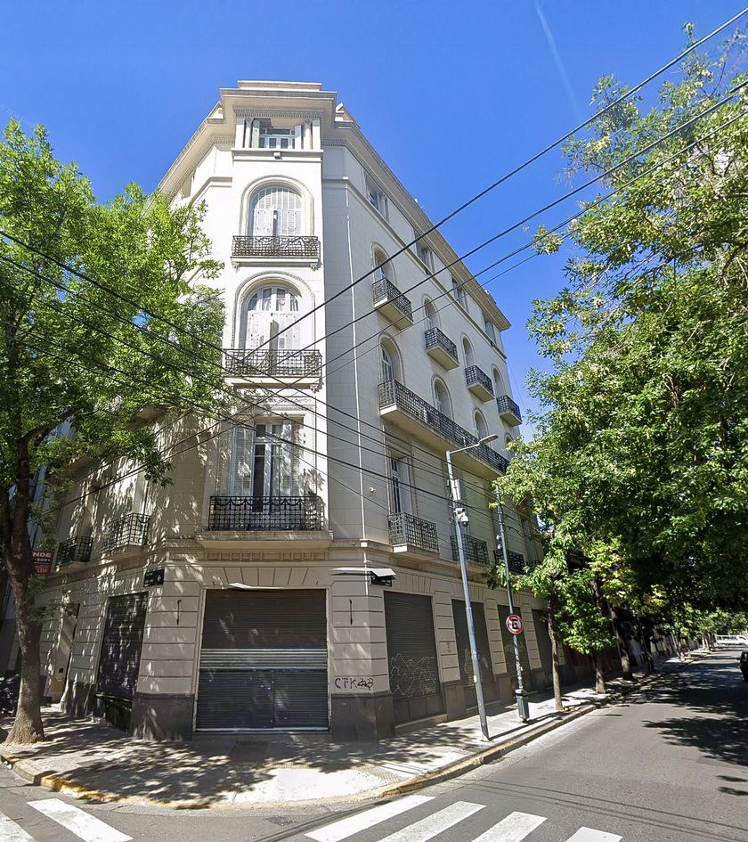 CFK activó su casa de la calle San José como comando de campaña para reorganizar al peronismo