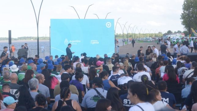 en clave proselitista, el presidente desembarca en ensenada