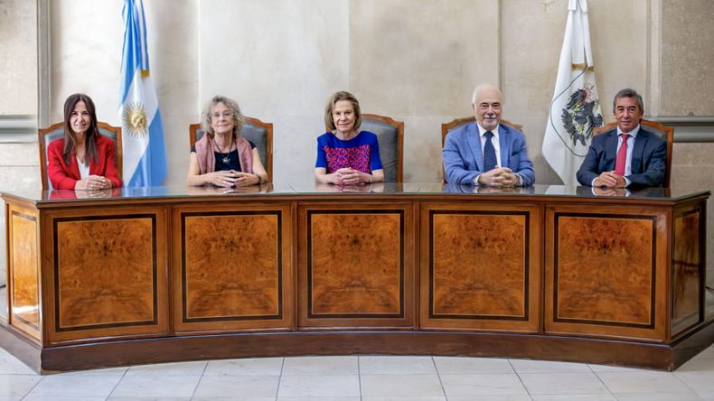 Marcela Vivian De Langhe, Alicia Ruíz, Inés Mónica Weinberg de Roca, Luis Lozano y Santiago Otamendi, integrantes del Tribunal Superior de Justicia de la Ciudad de Buenos Aires.