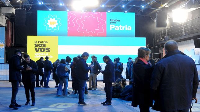 el bunker del peronismo palpita un batacazo de milei