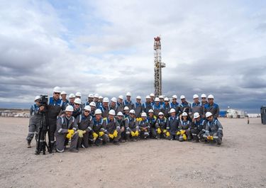 La comitiva empresaria de Santa Fe en Vaca Muerta.