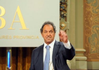 Citan a declarar a Scioli por presunta asociación ilícita y administración fraudulenta