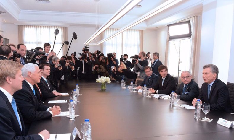 Macri con Pence