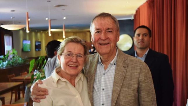 Juan Schiaretti y Adriana Nazario compartieron acciones de campaña en Río Cuarto. 