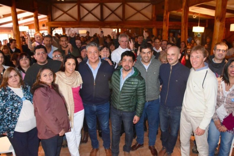 Lucila Crexell y Rolando Figueroa. La relación entre ambos es de larga data en Neuquén y puede influir en el Senado.