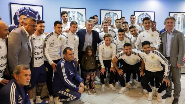 macri, exultante con la seleccion: ?te quiero mucho rojo querido?