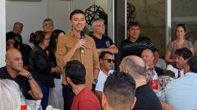 Rodrigo de Loredo habla ante los referentes de su espacio en la UCR Córdoba