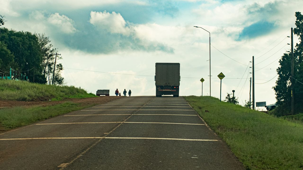 El transporte carretero mueve el grueso de la producción en el Norte Grande. Mejorar las rutas es un imperativo urgente.
