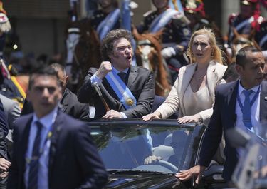 Javier Milei durante su asunción presidencial