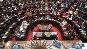 con ayuda de milei y parte de evolucion, el oficialismo logro cuorum para debatir ganancias