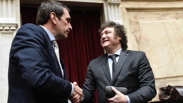 LaUCR de Neuquén no participará de las elecciones y Pablo Cervi tiene vía libre para ser candidato por el partido de Javier Milei. 