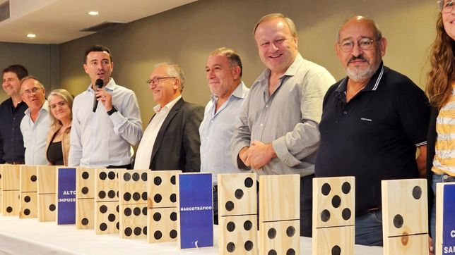 cordoba: de loredo no mueve sus fichas y el pro se crispa en los municipios