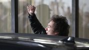 yendo del hotel a olivos: sin los perros, milei se mudo a la quinta presidencial