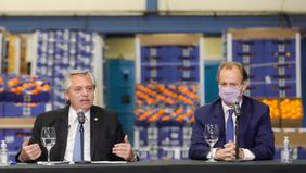 Fernández recoge el guante empresario y marida planes sociales y empleo rural