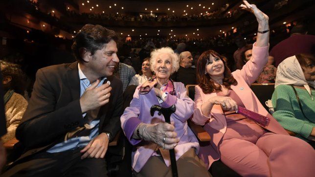 Axel Kicillof, Estela Carlotto y Cristina Fernández, en La Plata.