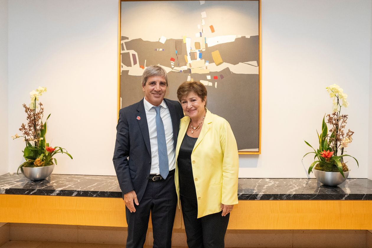 Toto Caputo con la titular del FMI, Kristalina Georgieva