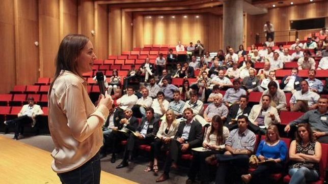 vidal le da solo un ministerio a la ucr