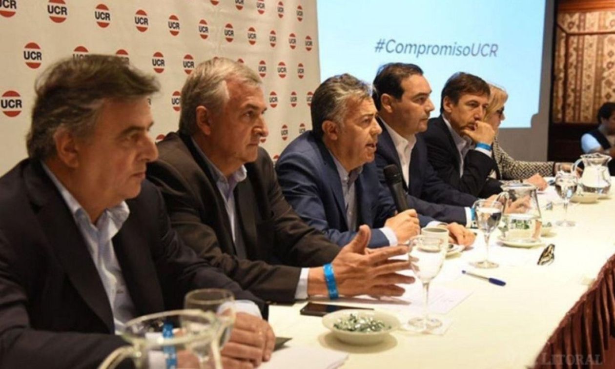 Cambiemos cena radicales Cambiemos cena radicales
