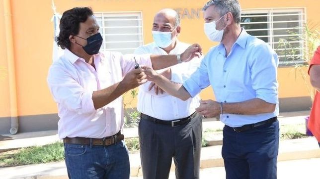 manzur no se va, aunque la casa no este en orden