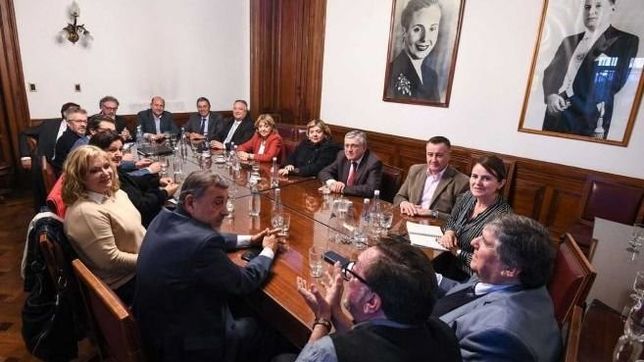 para kunath, tras la ida de pichetto habra mas discusion en el bloque pj