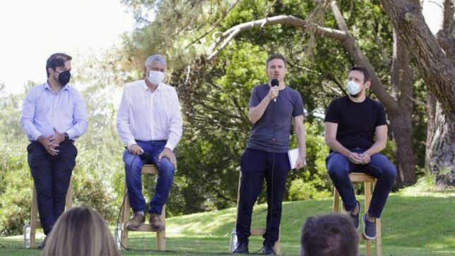 kicillof invade los centros neuralgicos del verano con su tropa de la primera hora
