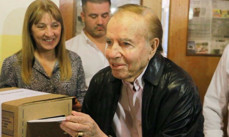 carlos menem votando