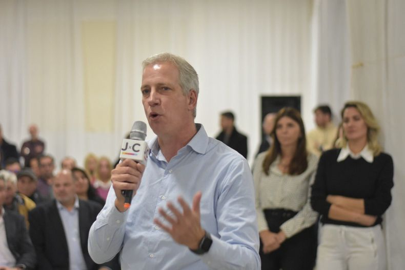Ante la indefinición de Losada, el senador Scarpin se lanza para ser gobernador de Santa Fe.