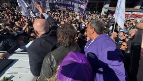 José Luis Espert, Javier Milei, Karina Milei y Sebastián Pareja en la caravana por Lomas de Zamora.