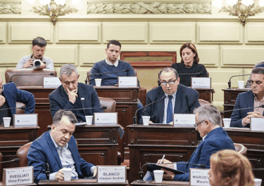 El intendente de Rosario, Pablo Javkin, y el de Santa Fe, Juan Pablo Poletti, en la Legislatura. Unidos alineado con la iniciativa.