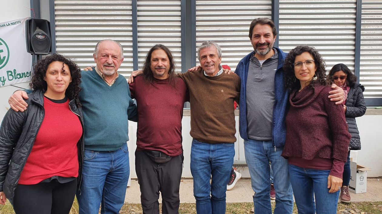 Pablo Carro y Leticia Medina junto de referentes de la CTA durante una celebración por el aniversario del Cordobazo durante el 2022.&nbsp;