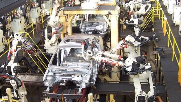Impulso de la construcción y caída de automotores, primeros signos de 2018