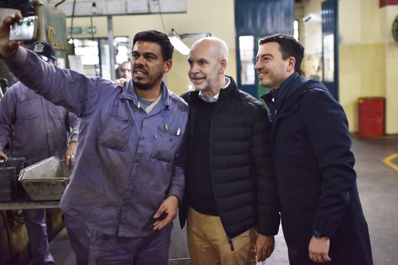 larreta de loredo y operario.jpg