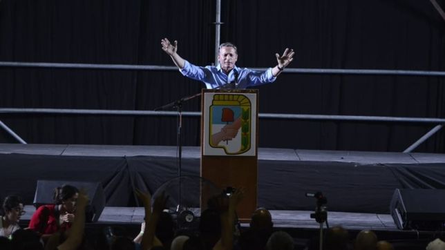 gray: vinieron con caras bonitas, timbres y globos y nos han destruido