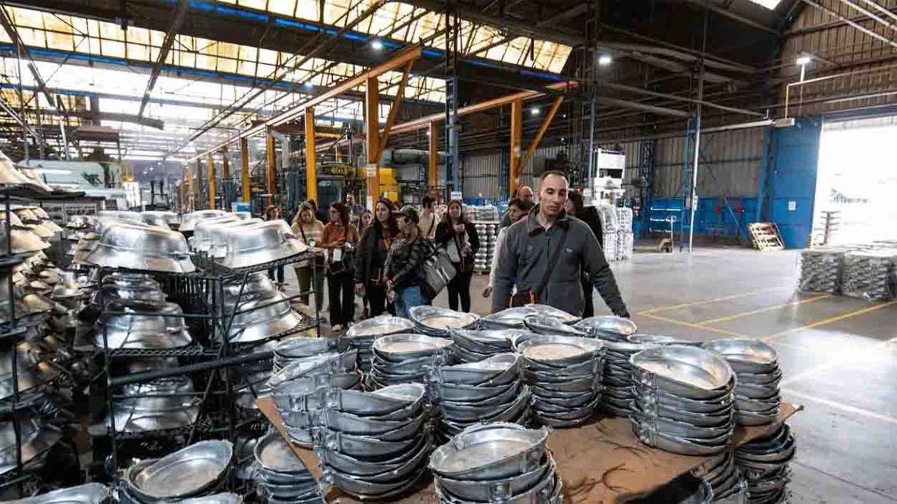 En la Argentina de Javier Milei, se acentúan los despidos en la industria
