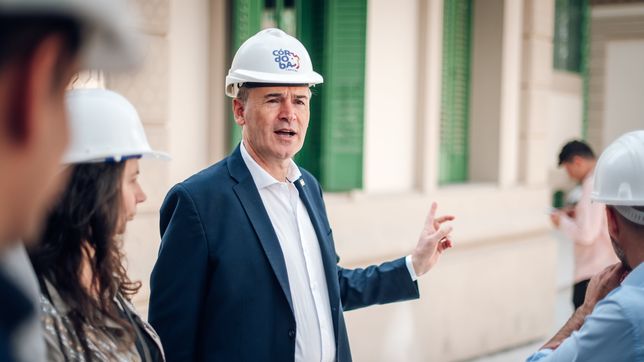 Daniel Passerini, intendente de Córdoba, marca una impronta humaniesta y se diferencia fuertemente de las políticas de Javier Milei.