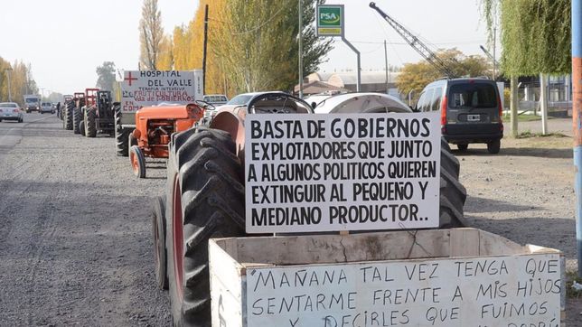 rio negro y neuquen llevan una serie de reclamos a macri por la crisis fruticola