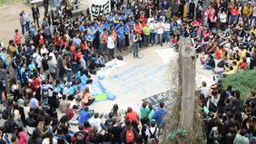 Asambleas, tomas y otras medidas de fuerza atraviesan las universidades de todo el país. Asambleas, tomas y otras medidas de fuerza atraviesan las universidades de todo el país.