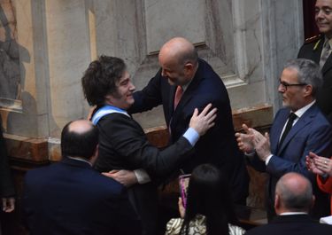 Javier Milei y Federico Sturzenegger en el Congreso.