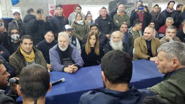 No todo lo que Evita es oro: Guzmán, respaldo en el barro y críticas desde adentro