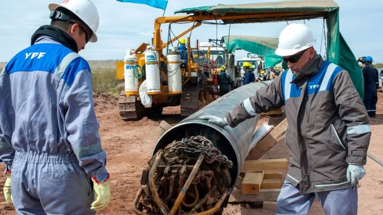 YPF encabeza la construcción del oleoducto Vaca Muerta Sur YPF encabeza la construcción del oleoducto Vaca Muerta Sur