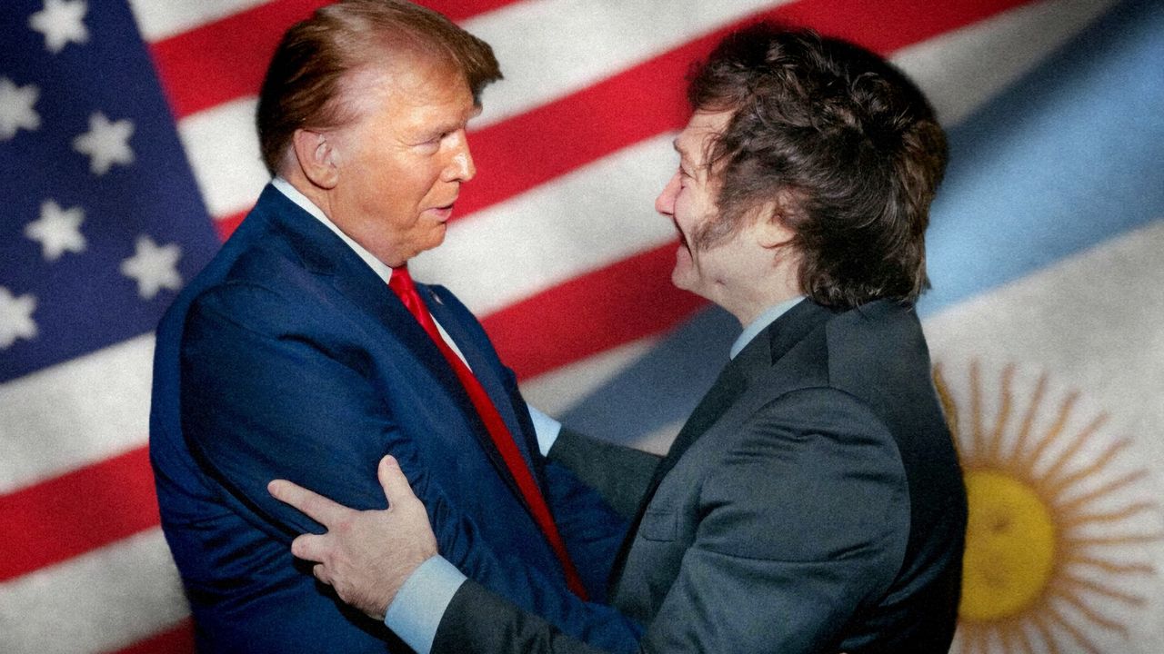 Donald Trump abraza a Javier Milei.