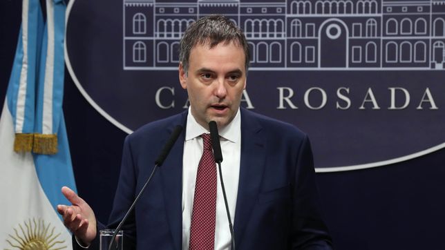 el gobierno, contra el paro de la cgt: estuvieron muchos anos en silencio