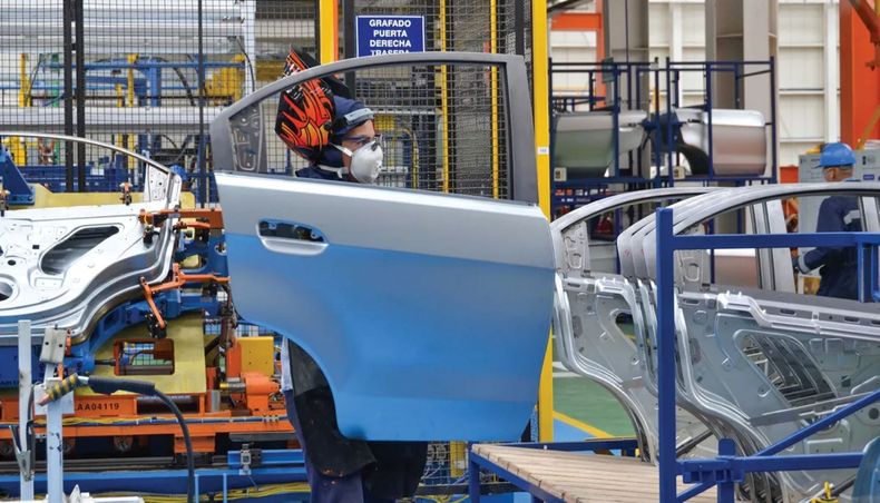 Las importaciones destruyen el entramado productivo del autopartismo nacional