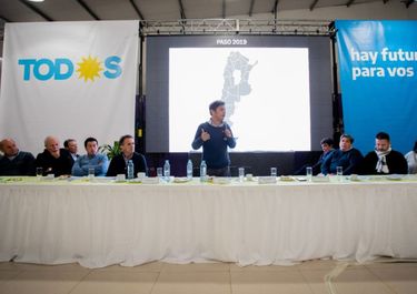 Gabinete Kicillof: intendentes piden pista y asoma un nombre para un área clave