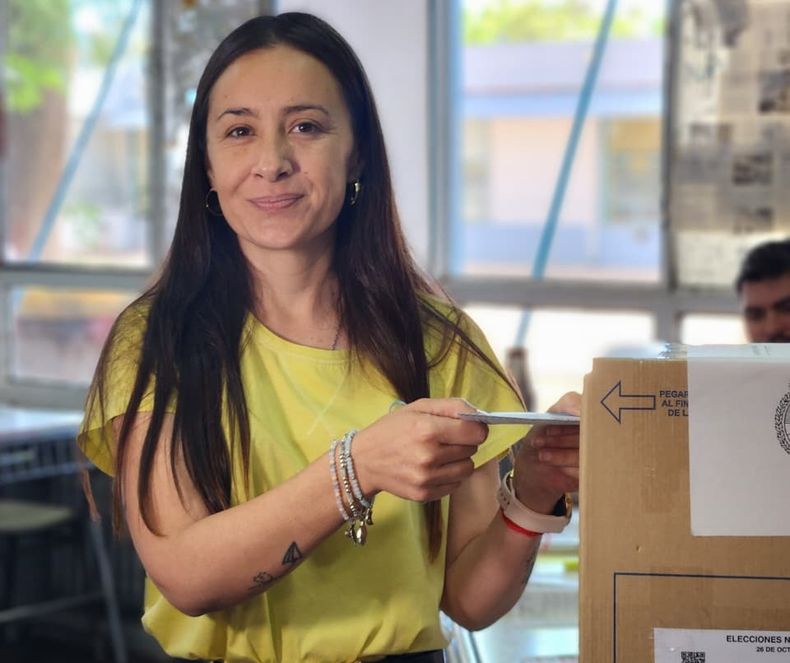 Adriana García fue la cara visible del PRO en la lista de la alianza La Libertad Avanza: en su ciudad, General Pico, hubo ola violeta.