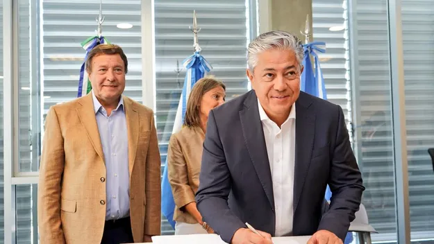 Neuquén y Río Negro sellaron la privatización de las represas del Comahue por más de USD 706 millones