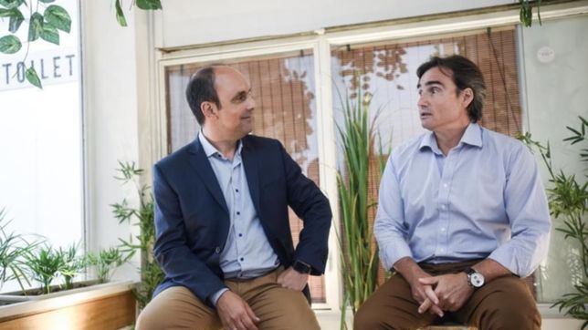 mensaje a angelini: corral coquetea con un macrista para cerrar su formula