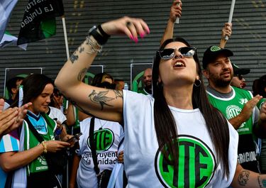 Protestas de estatales de ATE por los despidos en la era Javier Milei.