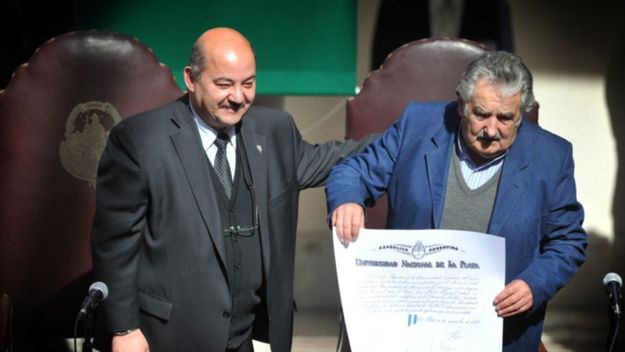 Pepe Mujica fue distinguido por la UNLP y habló de los valores de la vida, la juventud y la libertad